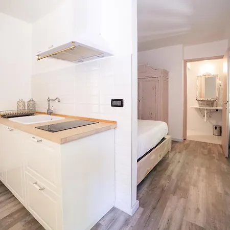 Lägenhetshotell La Corte Sul Merone